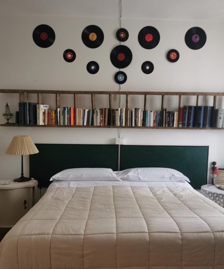 B&B Lamagia Di Corte Moronati Sirmione Dış mekan fotoğraf
