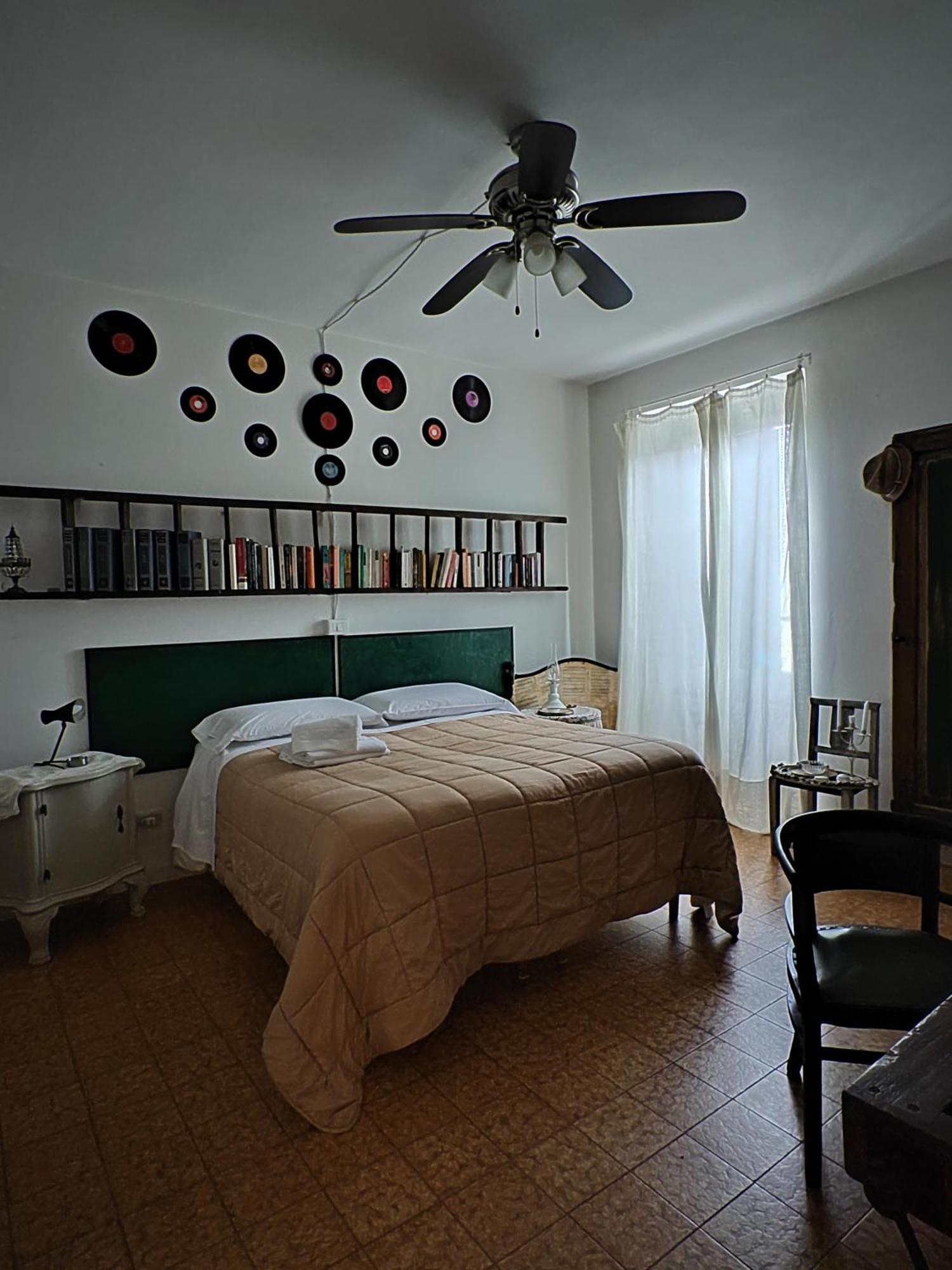 B&B Lamagia Di Corte Moronati Sirmione Oda fotoğraf