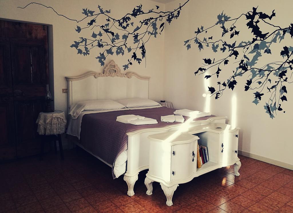 B&B Lamagia Di Corte Moronati Sirmione Dış mekan fotoğraf